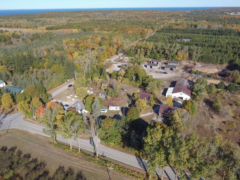 More Photos Of 5052 Reynolds Rd, Sturgeon Bay Flex For Sale