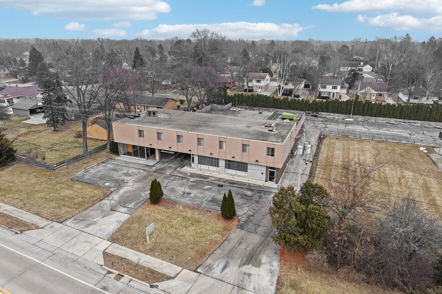 More Photos Of 8050 N Port Washington Rd, Fox Point Office For Sale