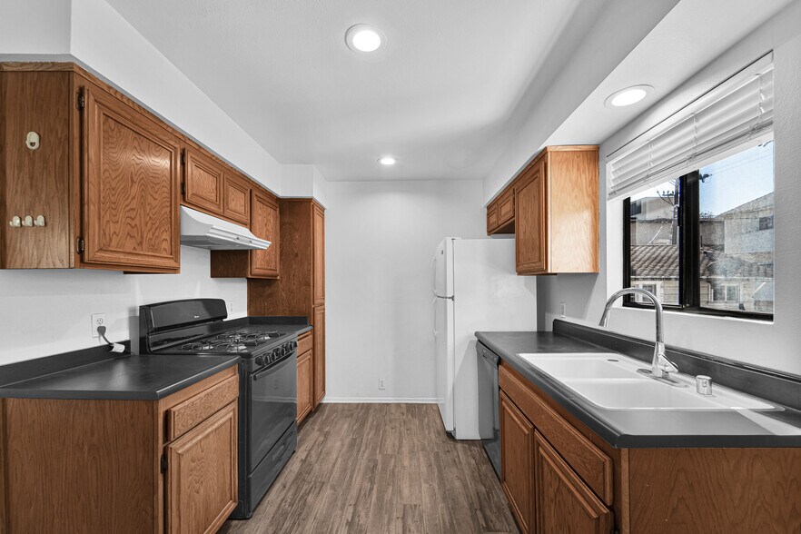More Photos Of 1236 21st St, Santa Monica Apartments For Sale