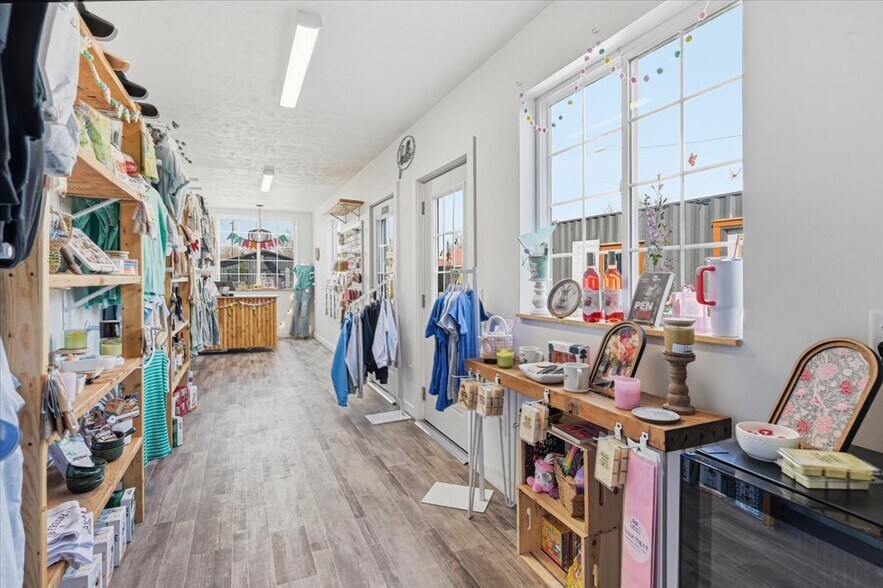 More Photos Of 131 3rd St, Underwood Specialty For Sale