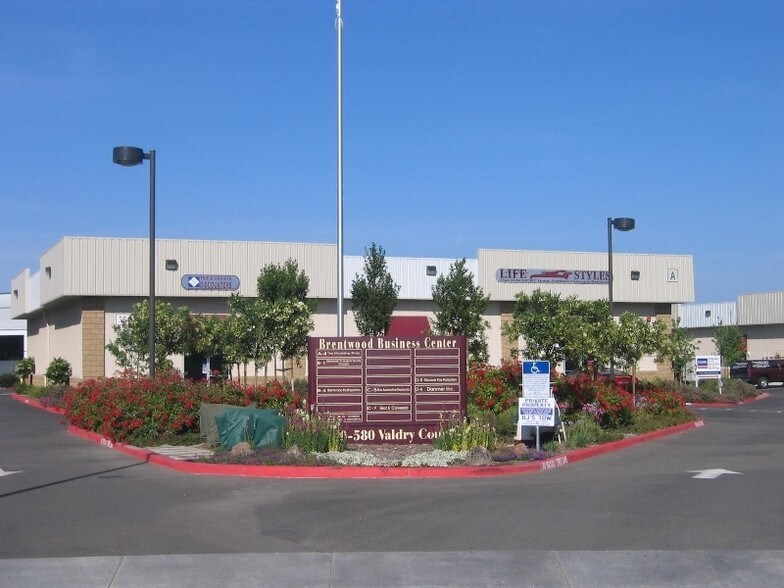 More Photos Of 560 Valdry Ct, Brentwood Warehouse For Lease