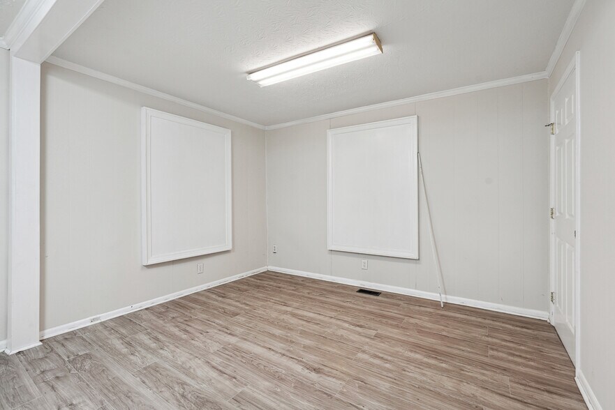 More Photos Of 401 SW Cleveland Ave, Atlanta Office Residential For Sale