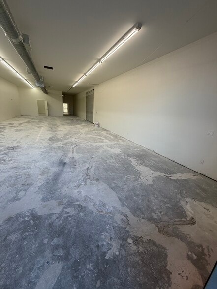 More Photos Of 1137-1149 W Avenue I, Lancaster Storefront Retail Office For Lease