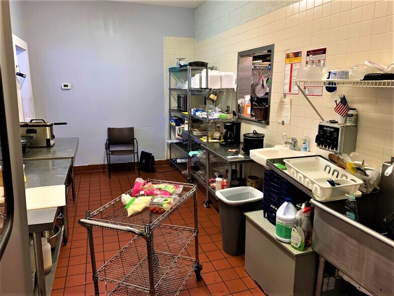 More Photos Of 1208 Laurel St, Columbia Freestanding For Sale