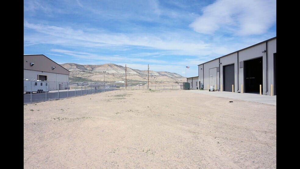 More Photos Of 45 Lagoon Rd, Rock Springs Warehouse For Lease