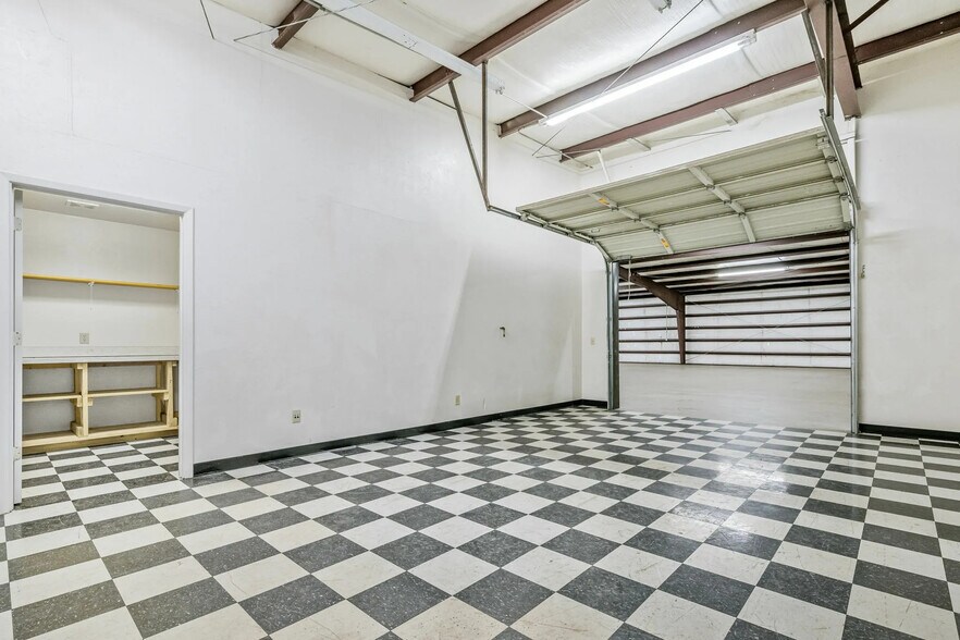 More Photos Of 5980 Arden Rd, Amarillo Warehouse For Lease