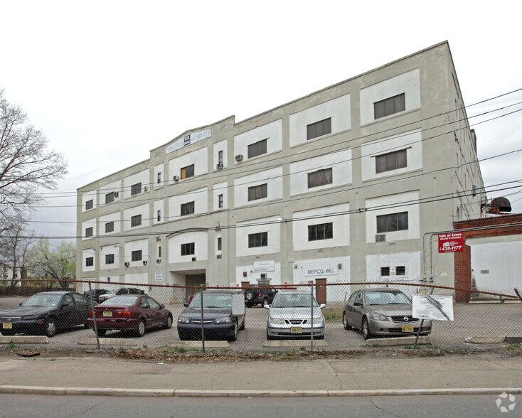 More Photos Of 545 N Arlington Ave, Bloomfield Manufacturing For Lease