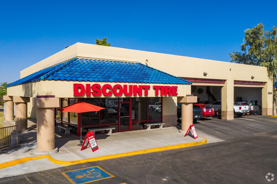 More Photos Of 2650-2702 E University Dr, Mesa Storefront For Lease