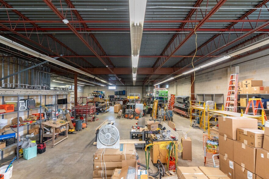 More Photos Of 10400 Drummond Rd, Philadelphia Office For Lease