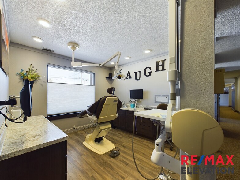 More Photos Of 915 W Fetterman St, Buffalo Office For Sale