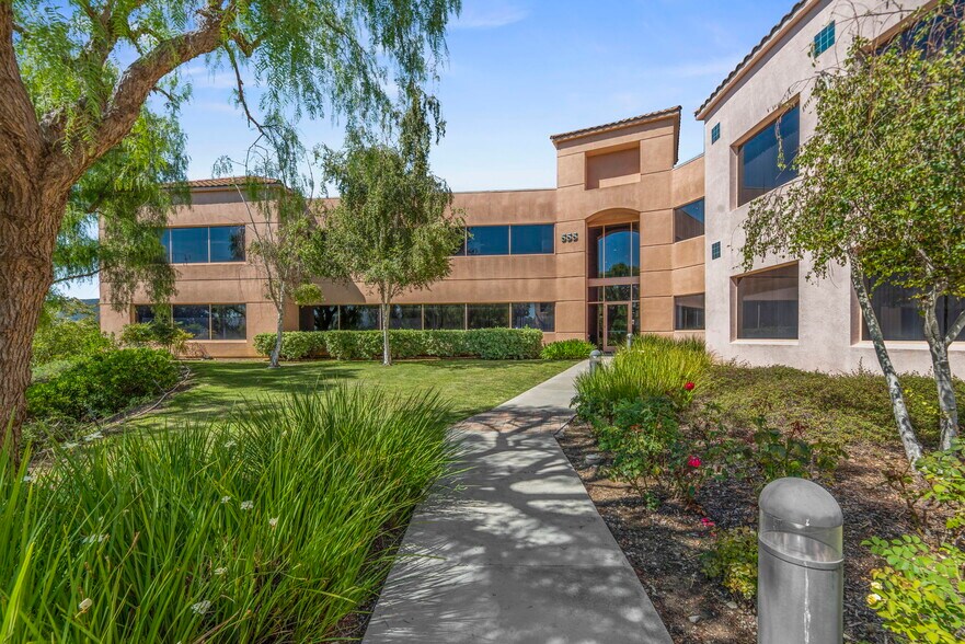More Photos Of 555 St Charles Dr, Thousand Oaks Office For Lease
