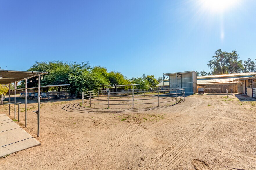 More Photos Of 7425 N Alsup Rd, Litchfield Park Horse Stables For Sale
