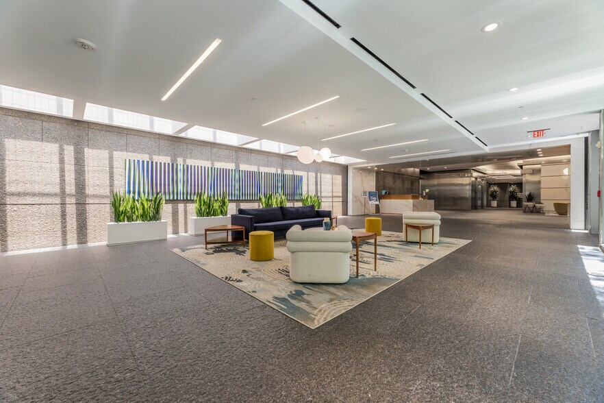 More Photos Of 1900 West Loop S, Houston Office For Lease