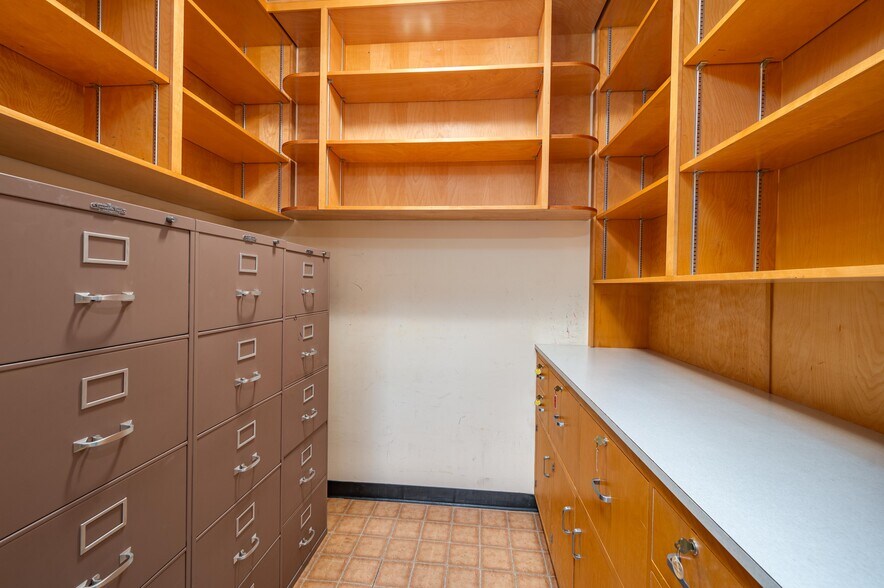 More Photos Of 510 E Parker St, Bartow Office For Sale