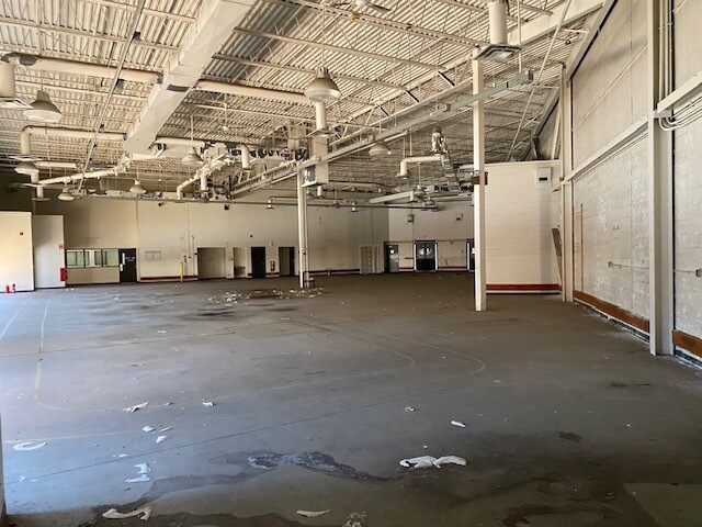 More Photos Of 10 Middletown Ave, North Haven Warehouse For Sale