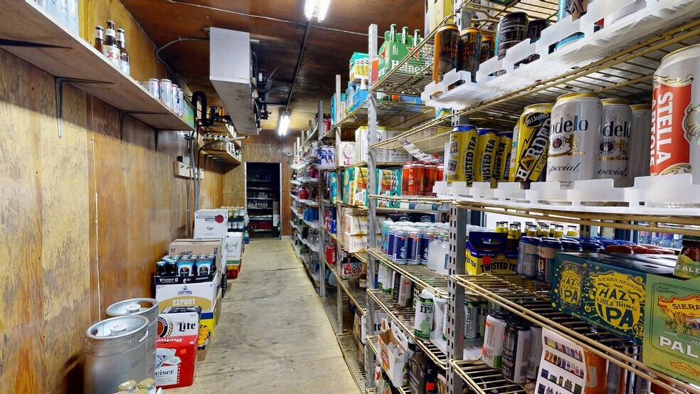 More Photos Of 130 Wardtown Rd, Freeport General Retail For Sale