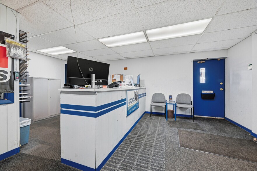 More Photos Of 4301 Main St, Pittsburgh Service For Sale