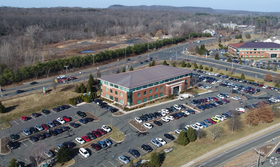 More Photos Of 499 Farmington Ave, Farmington Medical For Lease