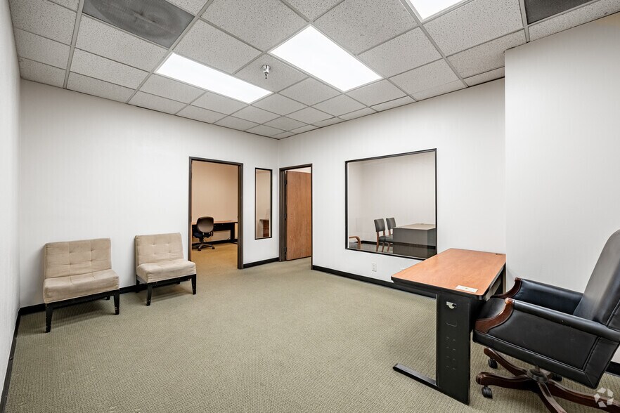 More Photos Of 1611 W Pomona Rd, Corona Unknown For Lease