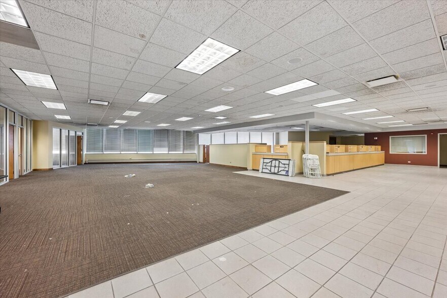 More Photos Of 7525 W Madison St, Forest Park Storefront Retail Office For Sale