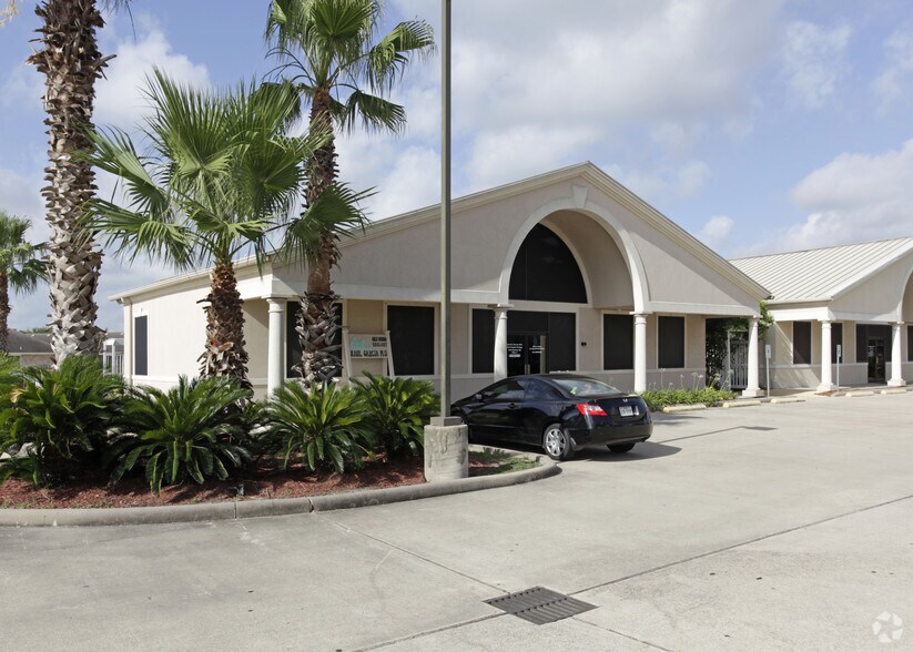 Primary Photo Of 3326 Watters Rd, Pasadena Medical For Lease