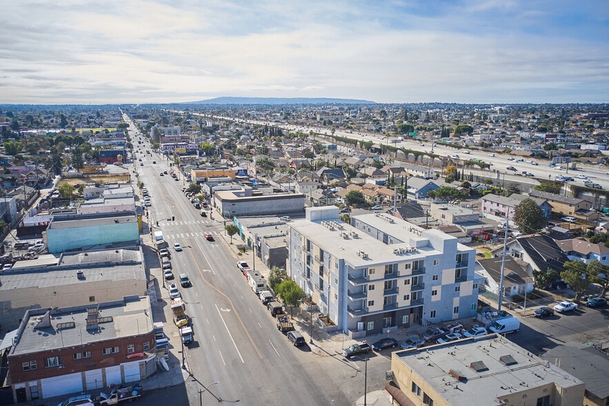 More Photos Of 300 W 60th St, Los Angeles Apartments For Sale