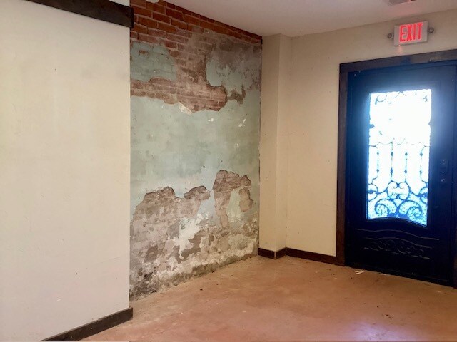 More Photos Of 189 Broadway St, Alba Storefront Retail Office For Sale