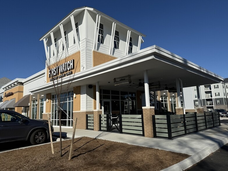 More Photos Of 3090-3098 Godwin Blvd, Suffolk Storefront Retail Office For Sale