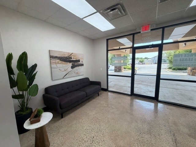 More Photos Of 2001 Club Manor Dr, Maumelle Unknown For Lease