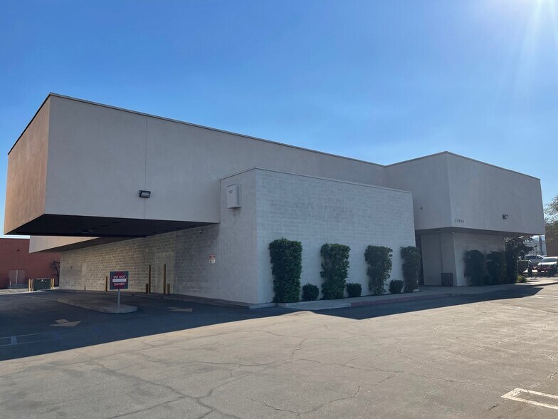 More Photos Of 24030 Hawthorne Blvd, Torrance Storefront For Lease