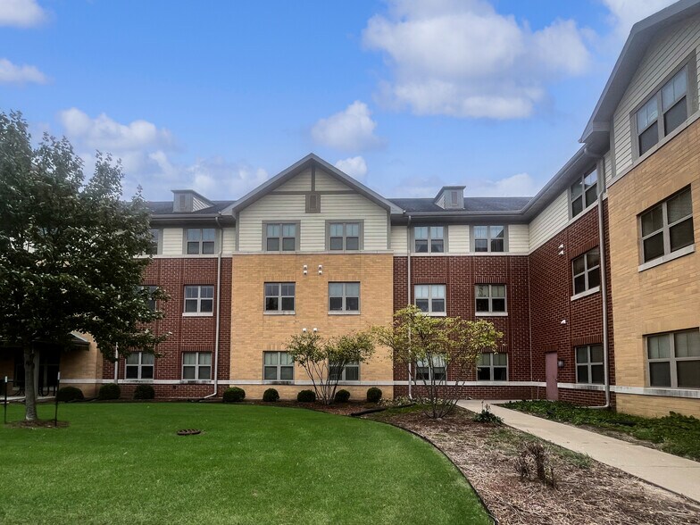 More Photos Of 1401 Wingate Dr, Dubuque Apartments For Sale