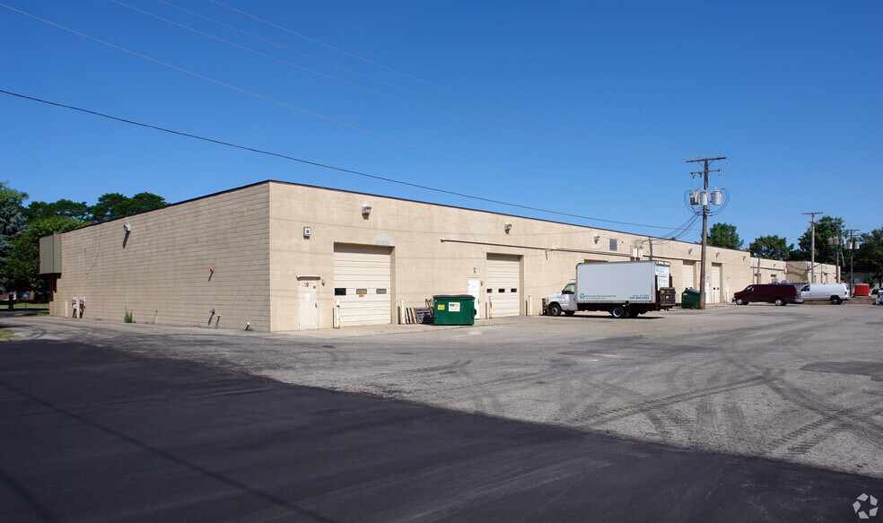More Photos Of 3160 Martin Rd, Commerce Township Industrial For Lease