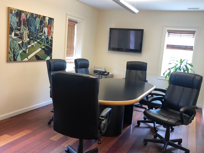 More Photos Of 151 W Carver St, Huntington Office For Sale