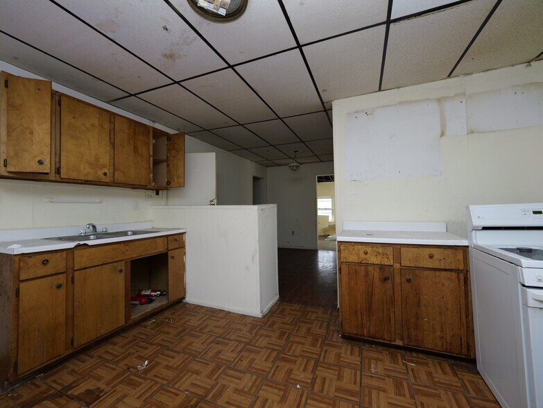 More Photos Of 170 Chambers St, Newburgh Apartments For Sale
