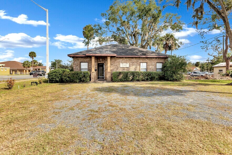 More Photos Of 121 SE Hernando Ave, Lake City Office For Sale
