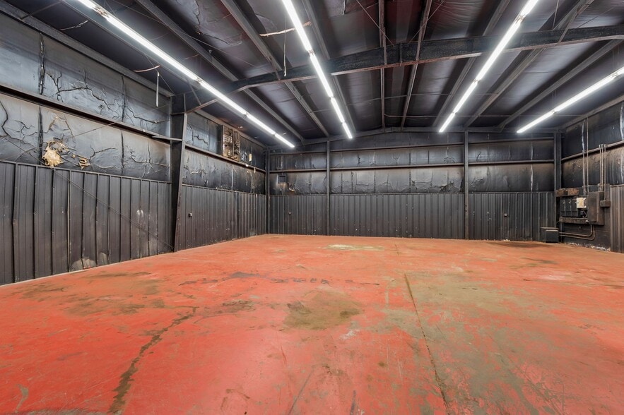 More Photos Of 110 Orbit Rd, Statesville Flex For Lease