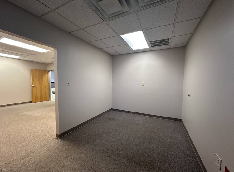 More Photos Of 2400 S Main St, Corbin Flex For Sale