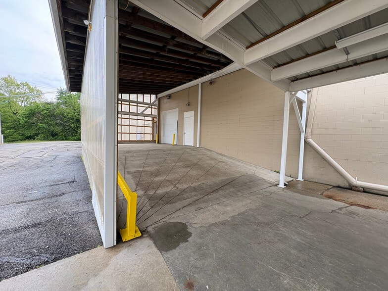 More Photos Of 1285 N Indianapolis Rd, Columbus Industrial For Sale