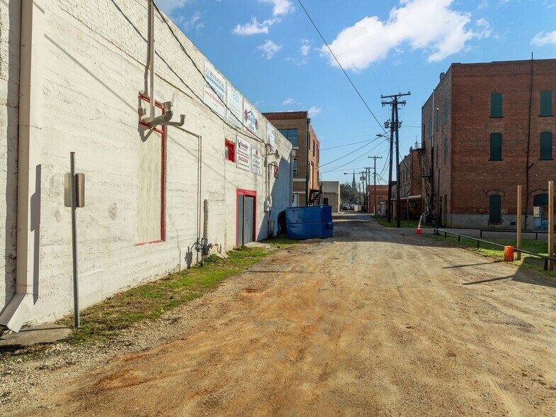 More Photos Of 110 E Franklin St, Hillsboro Health Club For Sale