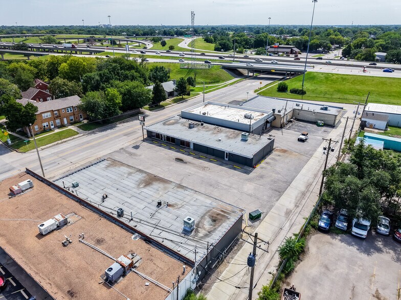 More Photos Of 415 S Hydraulic St, Wichita General Retail For Sale