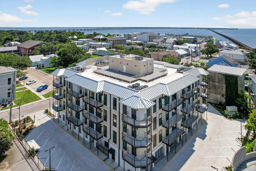 Primary Photo Of 124 Court St, Bay Saint Louis Office For Sale