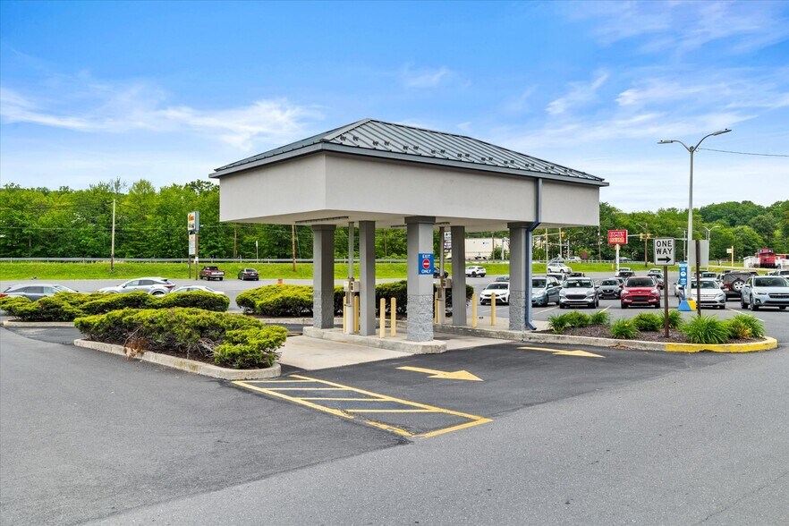 More Photos Of 44 Kings Vlg, Minersville Drugstore For Lease