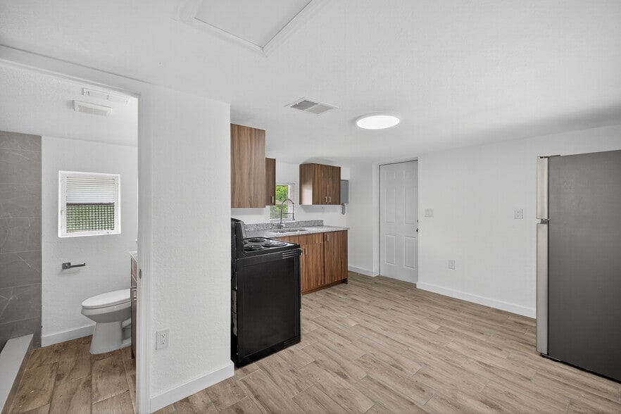 More Photos Of 2710 53rd Ave N, Saint Petersburg Multifamily For Sale