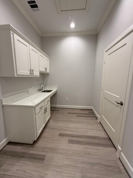 More Photos Of 1630 W Prosper Trl, Prosper Medical For Lease