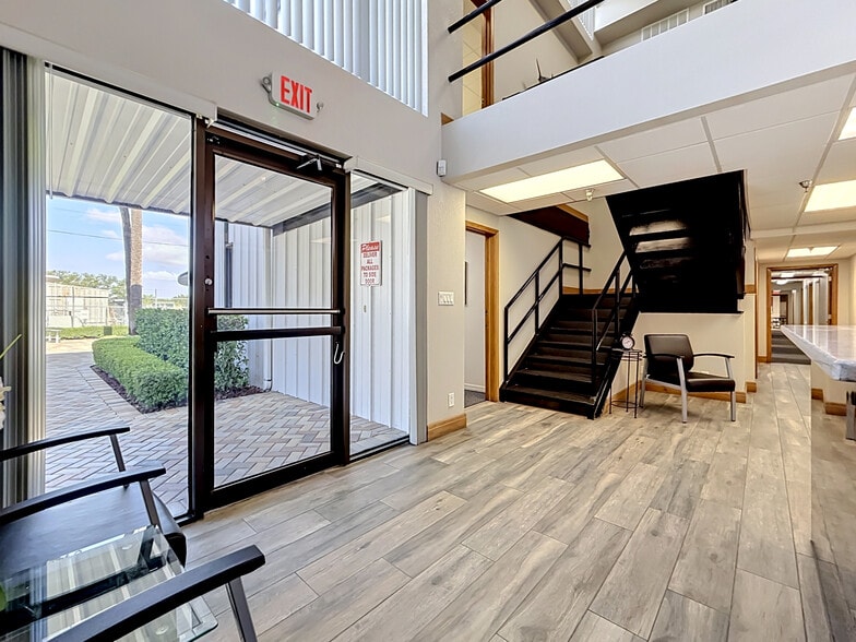 More Photos Of 4677 118th Ave N, Clearwater Manufacturing For Sale
