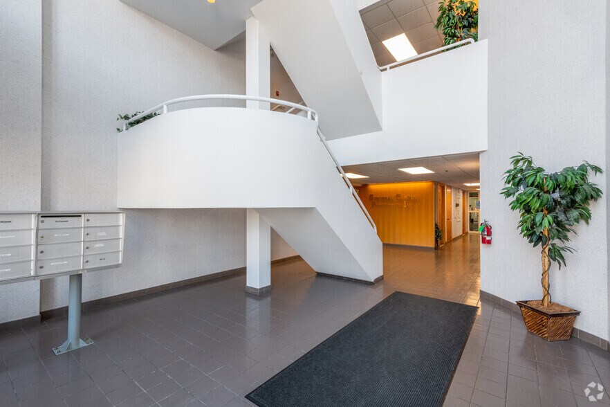 More Photos Of 50 Salem St, Lynnfield Office For Lease