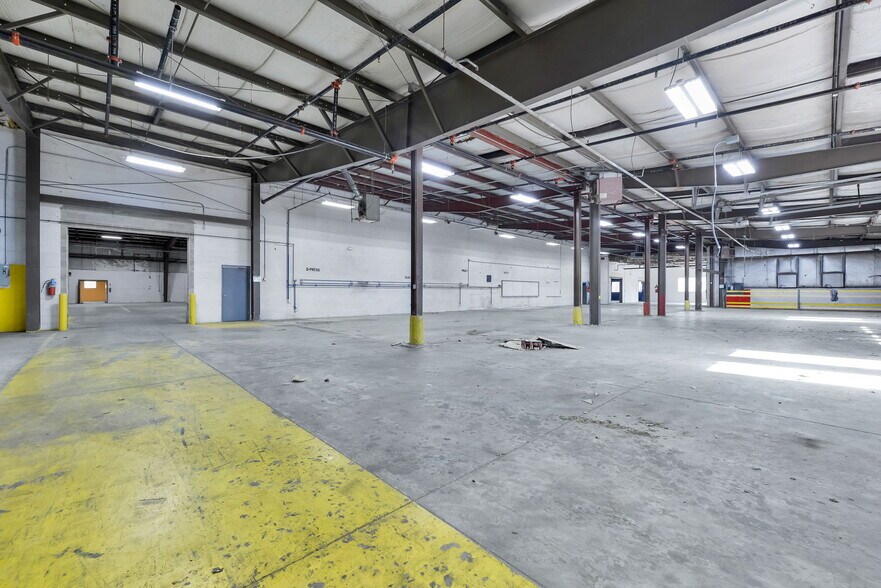 More Photos Of 2455 Harrisburg Pike, Grove City Warehouse For Sale