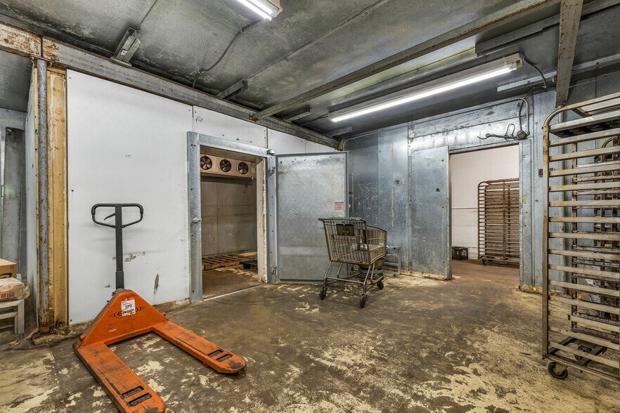 More Photos Of 22 Kendall Pond Rd, Derry Food Processing For Sale