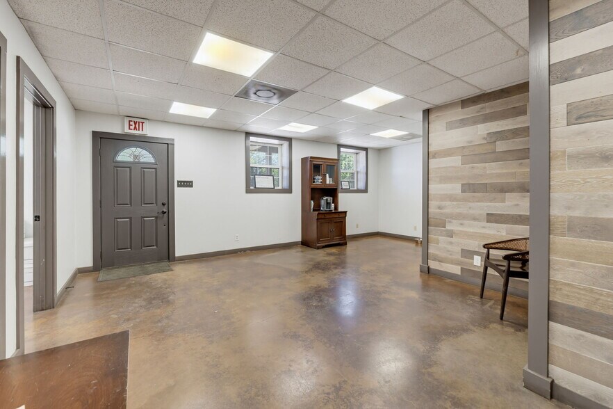 More Photos Of 20300 FM 963, Lampasas Manufacturing For Sale