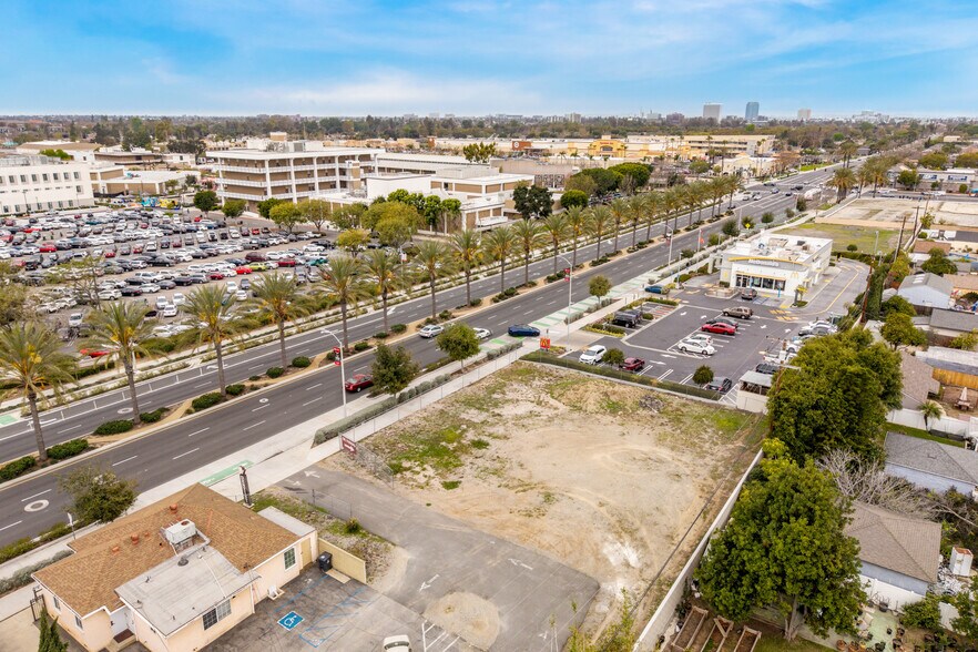 More Photos Of 1417 N Bristol St, Santa Ana Land For Lease